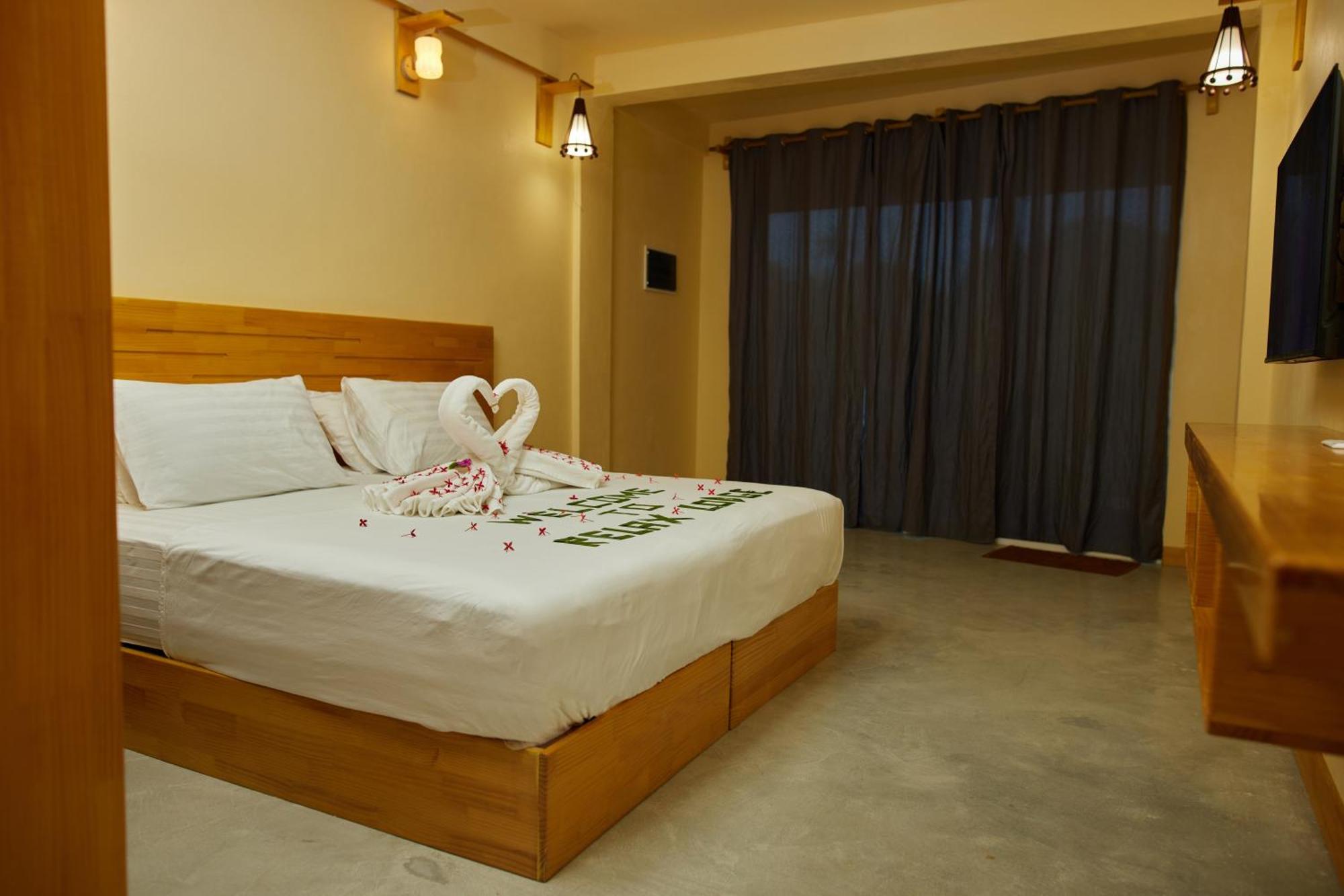 Relax Lodge Thoddoo Bagian luar foto