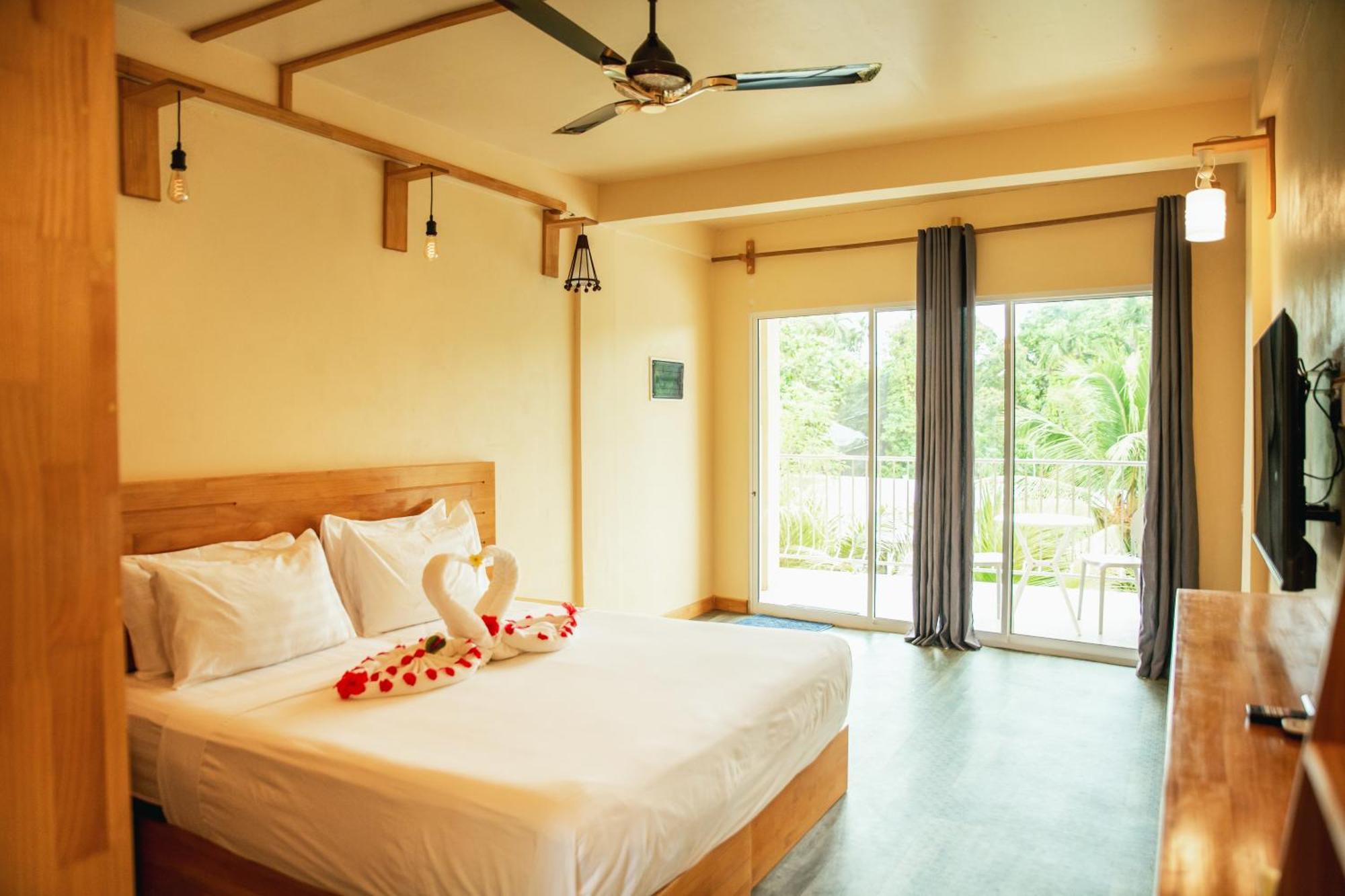 Relax Lodge Thoddoo Bagian luar foto